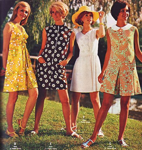 Women's 60s Outfits & Fashion 